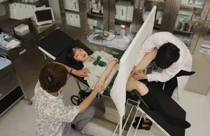 带老婆看妇科时遇见变态男医生