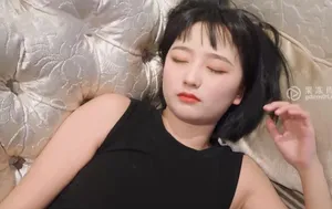 可爱小老板喝醉酒，偷偷和员工发生性关系，不戴套。